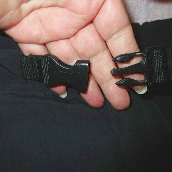 REI Sahara Women's Cargo Shorts Size 16 Stretch UPF Belted Nylon DWR Gorpcore - Picture 3 of 9